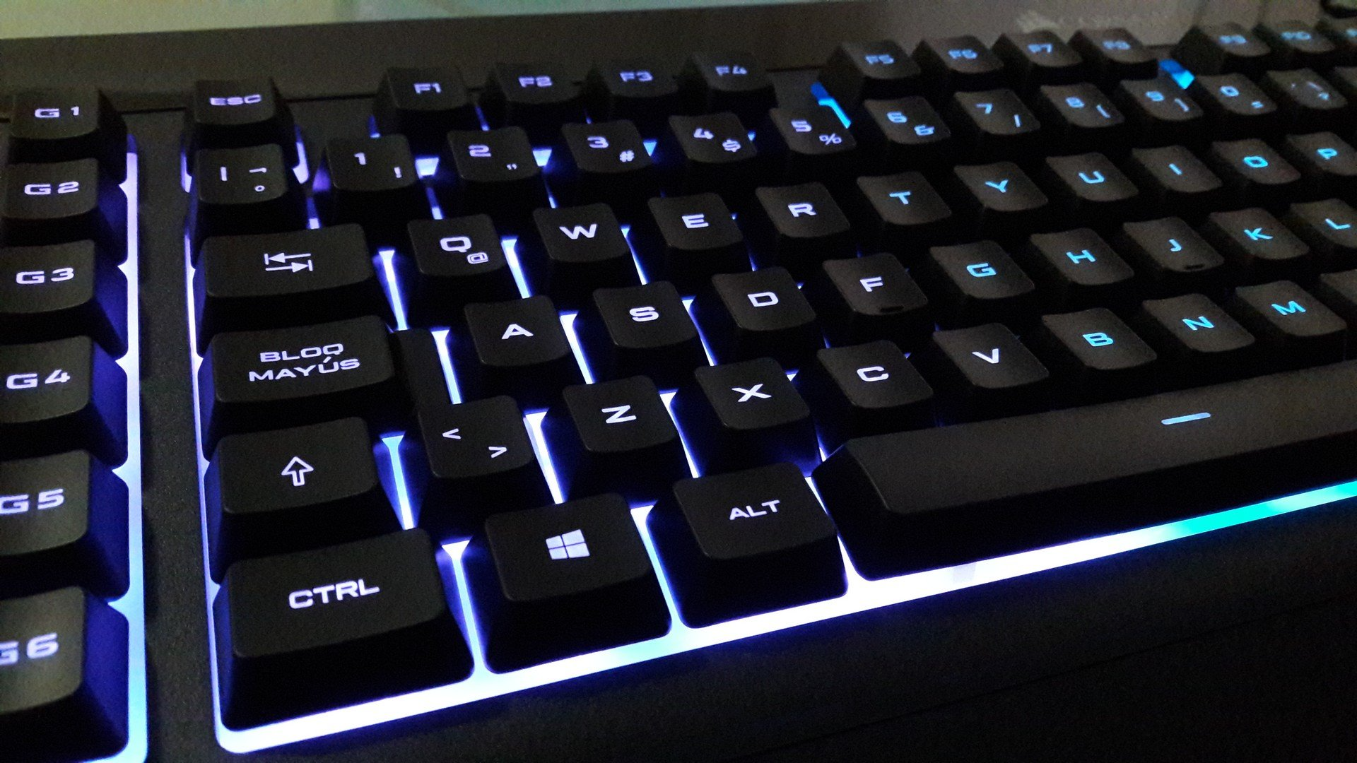 Corsair K55 RGB
